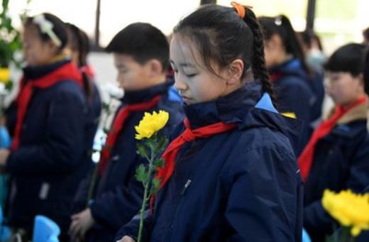 圣诞节短信剩蛋快乐(祝圣诞节快乐短信)